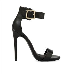 Steve Madden Marlenee Heel in Black